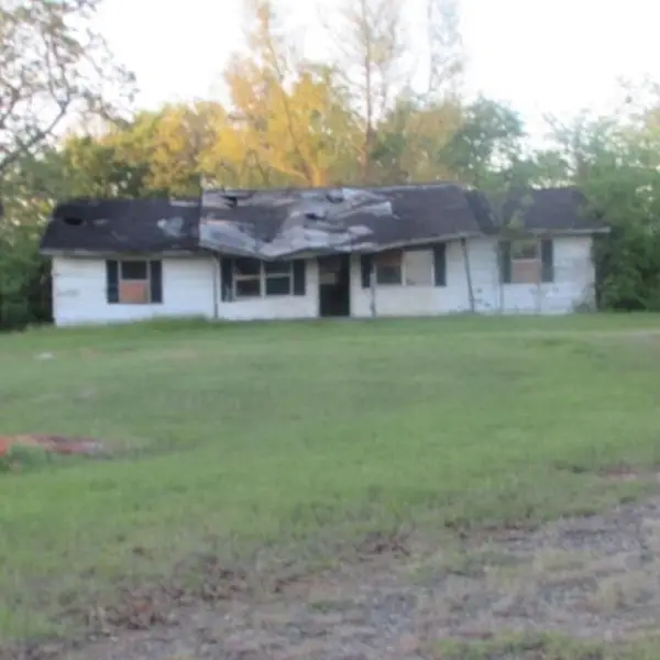 973 County Road 1695, Mount Pleasant, TX 75445