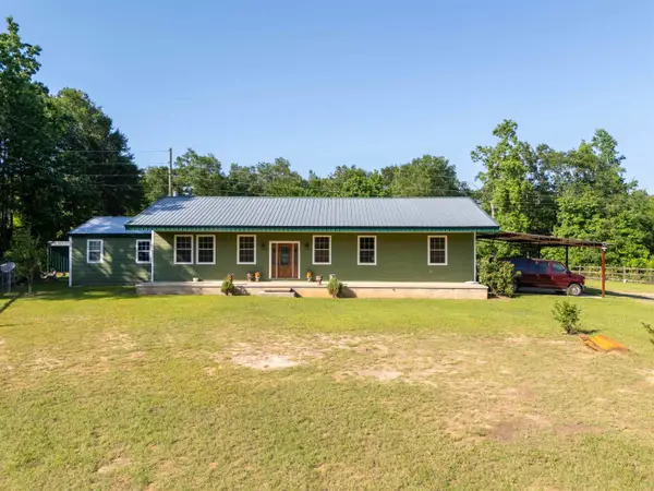 7593 Gardenia Rd, Gilmer, TX 75645