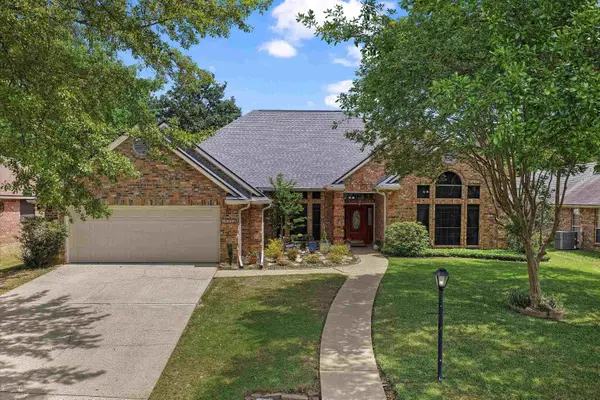 502 Lakewood Dr, Longview, TX 75604