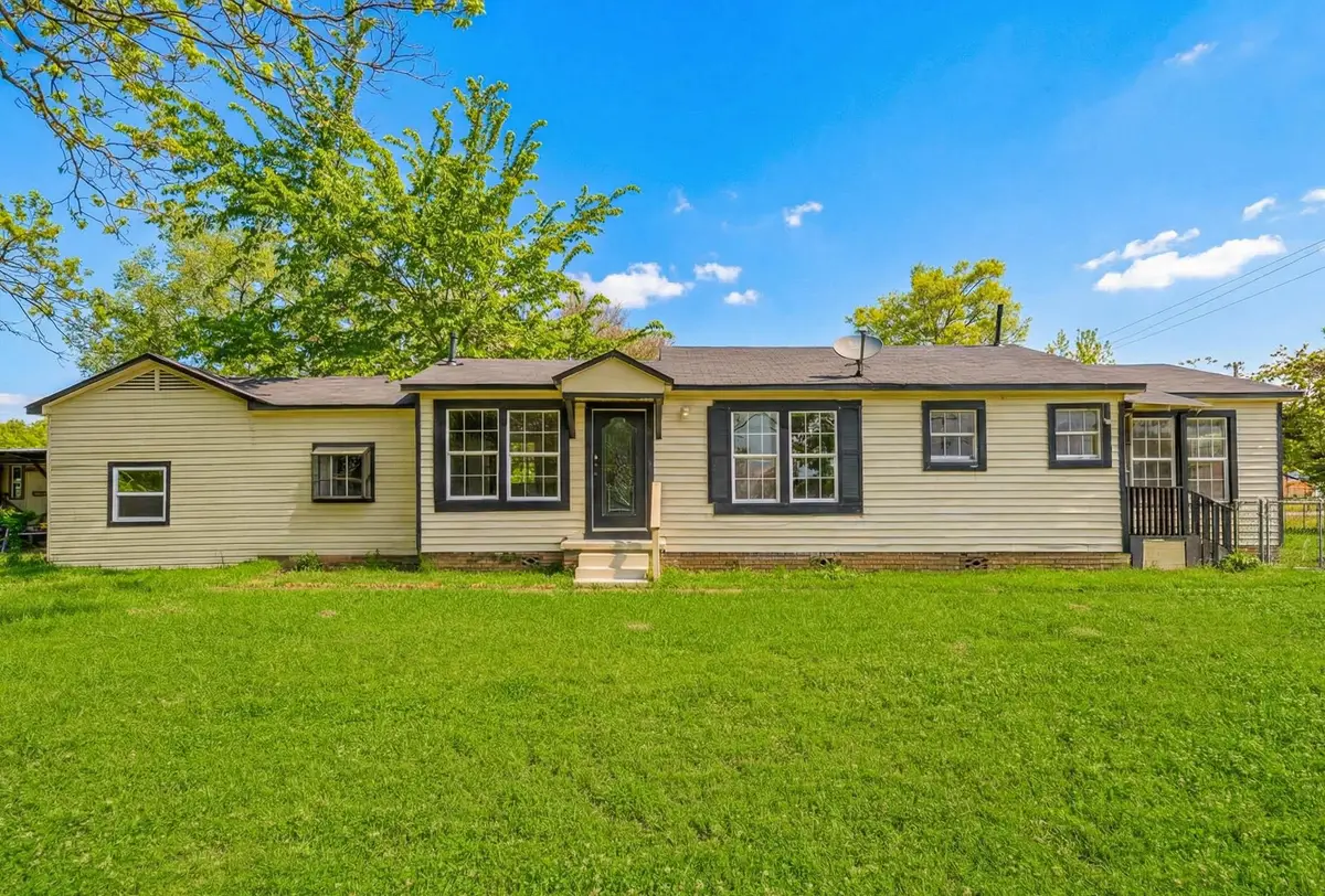 160 N Hearne, Waskom, TX 75692 - #1