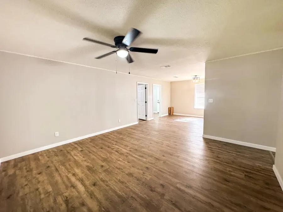 405 S Foster, Linden, TX 75563 - #3