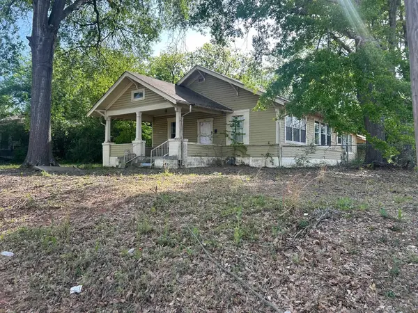 1101 Gordon Street, Marshall, TX 75670