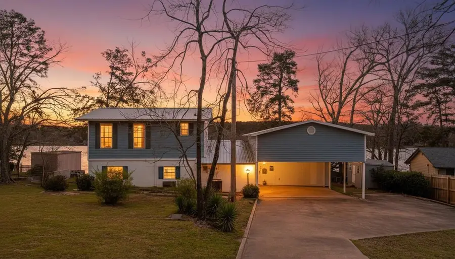 2118 W Lake Dr, Gladewater, TX 75647 - #2