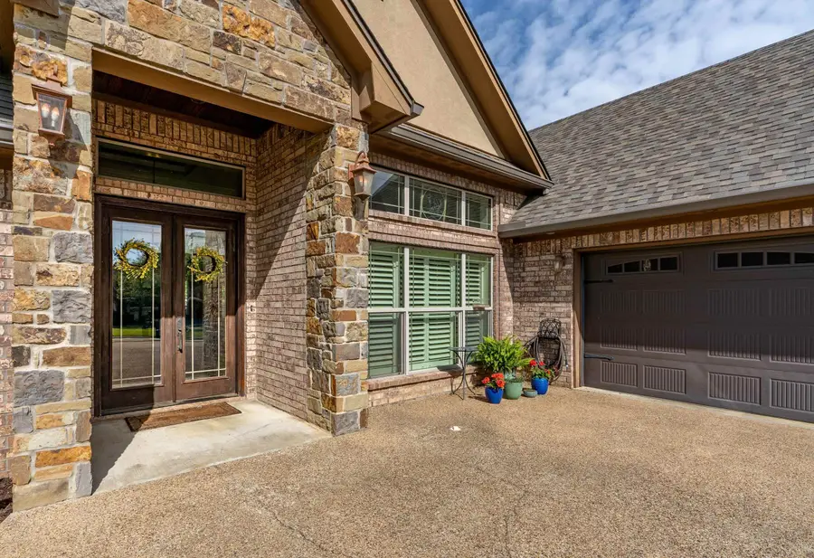 3811 LaVelle Ct., Longview, TX 75605 - #3