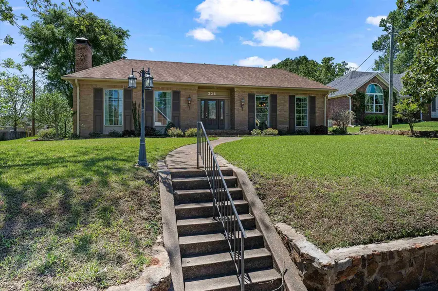 326 E Main St, Henderson, TX 75652 - #3