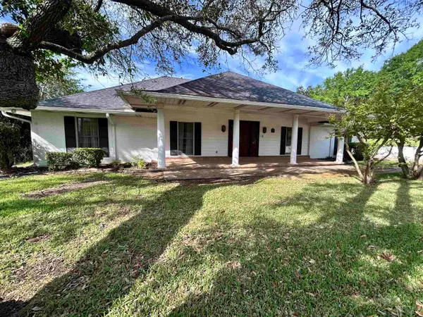 1010 Pamela, Henderson, TX 75654