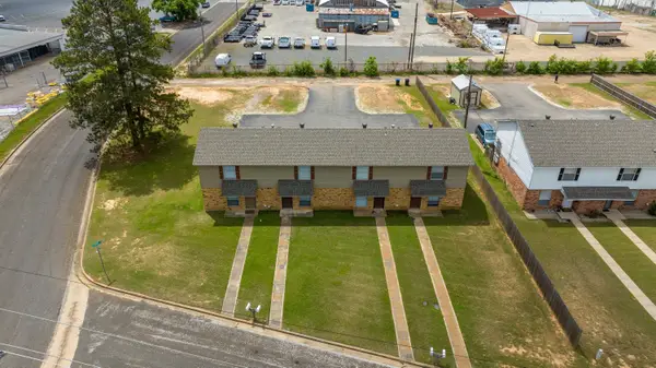 1230-1256 Meadowview Dr., Longview, TX 75604