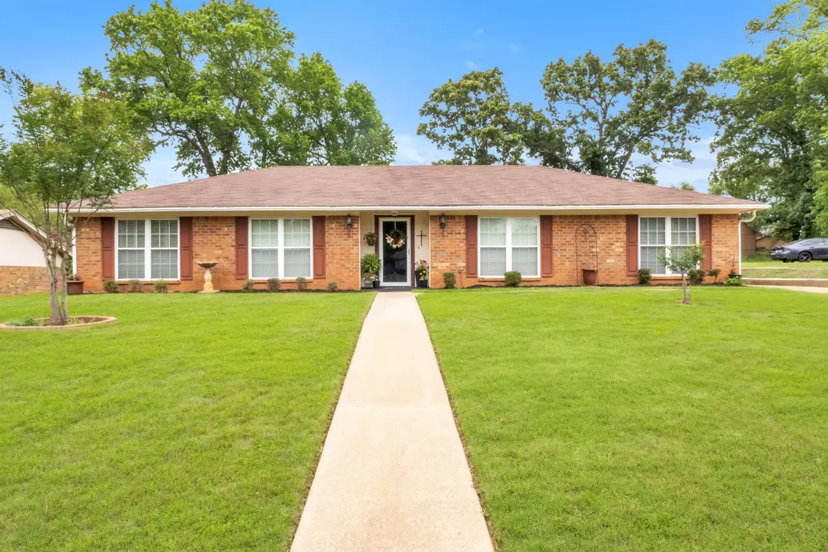 209 Cheryl St, Longview, TX 75604 - #1