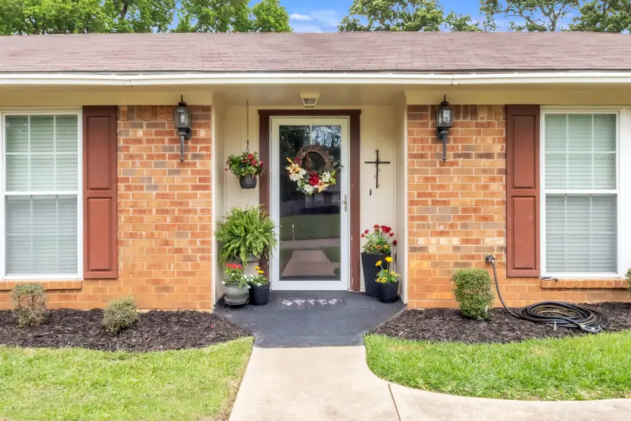 209 Cheryl St, Longview, TX 75604 - #2