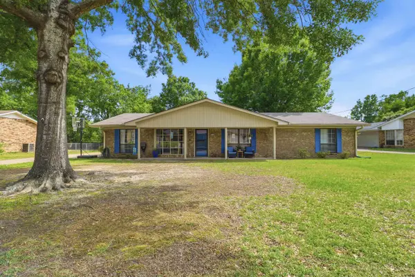 110 E Larkspur, White Oak, TX 75693