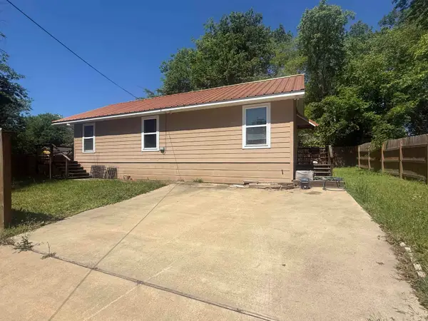 610 Corrigan St, Kilgore, TX 75662