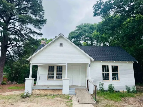 701 Travis St, Longview, TX 75602