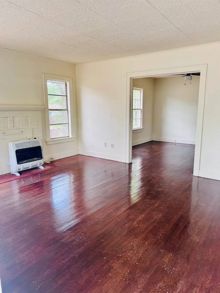 701 Travis St, Longview, TX 75602 - #2