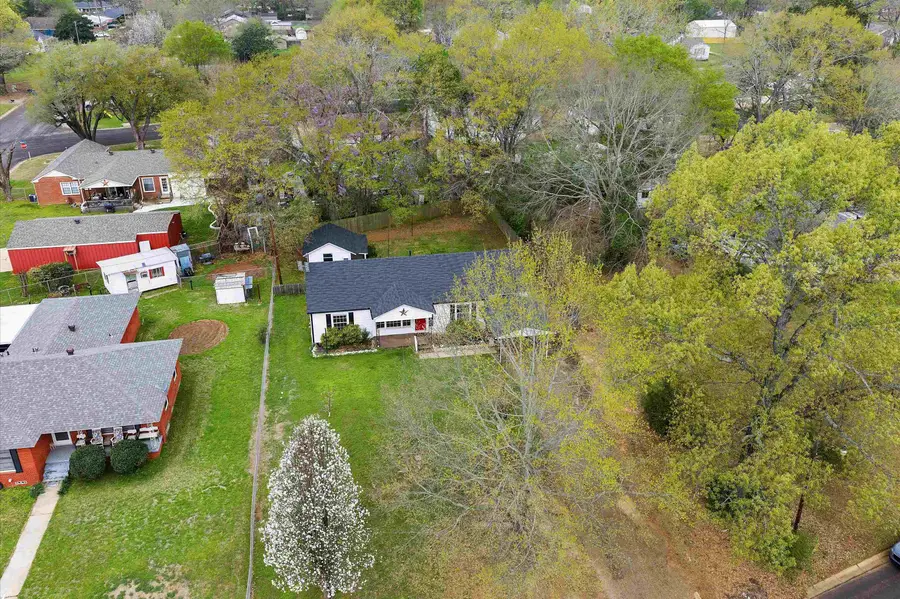 2809 S Broadway, Kilgore, TX 75662 - #2