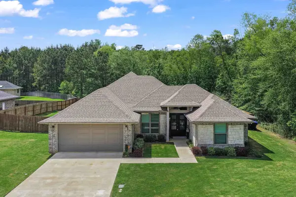 801 Palms Ln, Longview, TX 75601