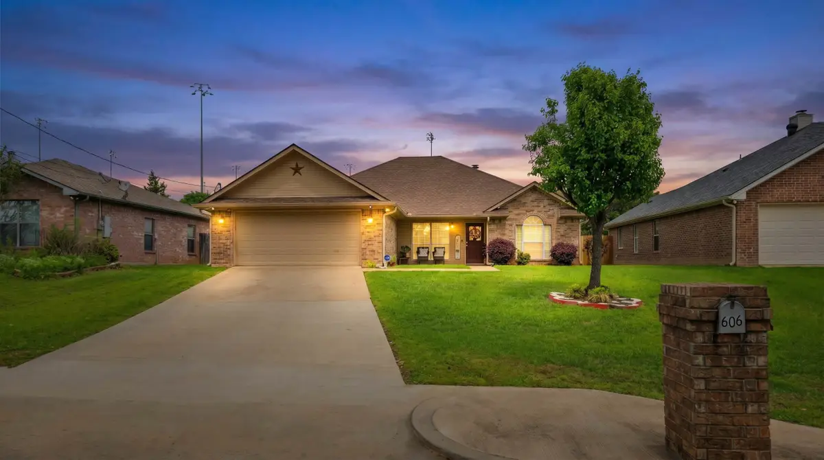 606 Fenton Rd, Longview, TX 75604 - #1