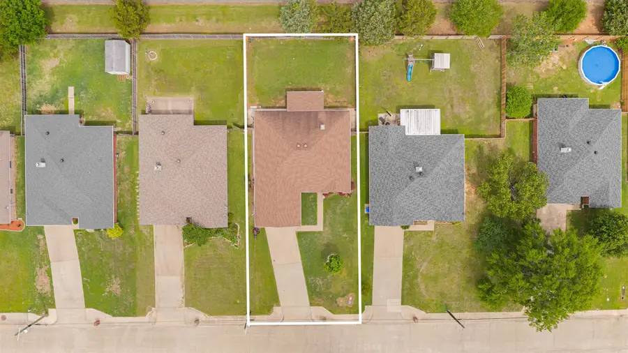 606 Fenton Rd, Longview, TX 75604 - #3