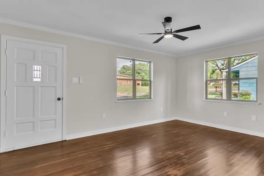 111 W Gay Ave., Gladewater, TX 75647 - #3