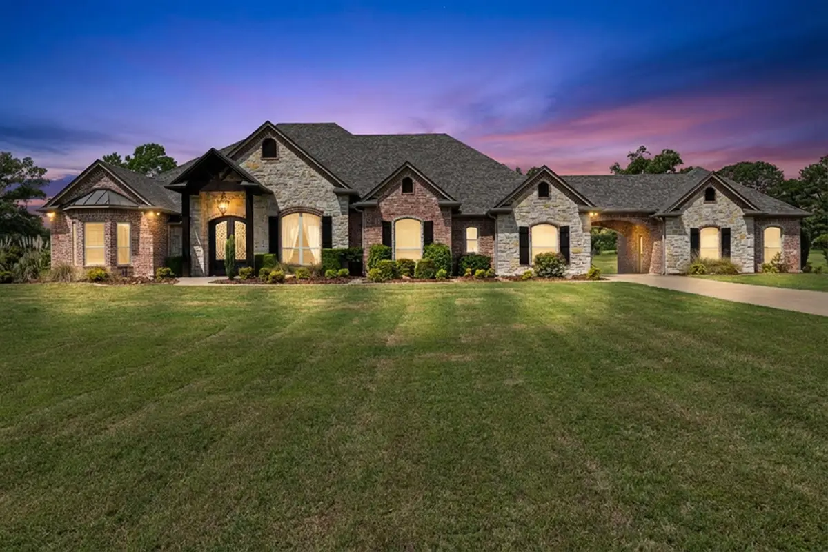 155 Wendy Acres Ave, Longview, TX 75602 - #1