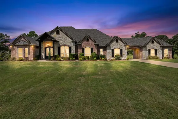155 Wendy Acres Ave, Longview, TX 75602