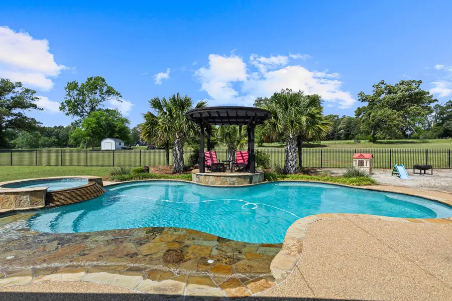 155 Wendy Acres Ave, Longview, TX 75602 - #2