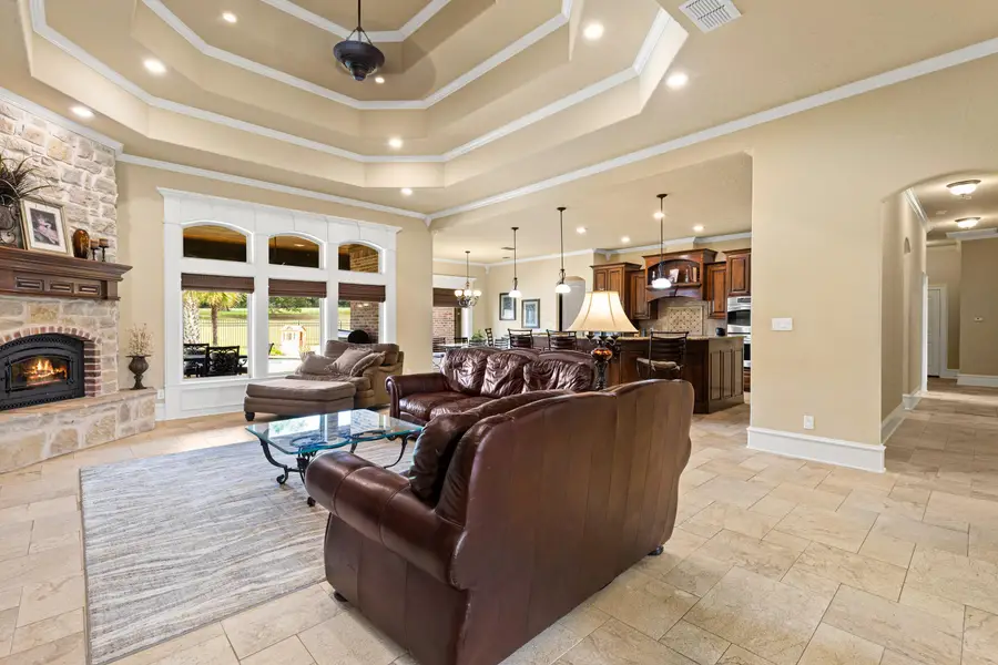 155 Wendy Acres Ave, Longview, TX 75602 - #3