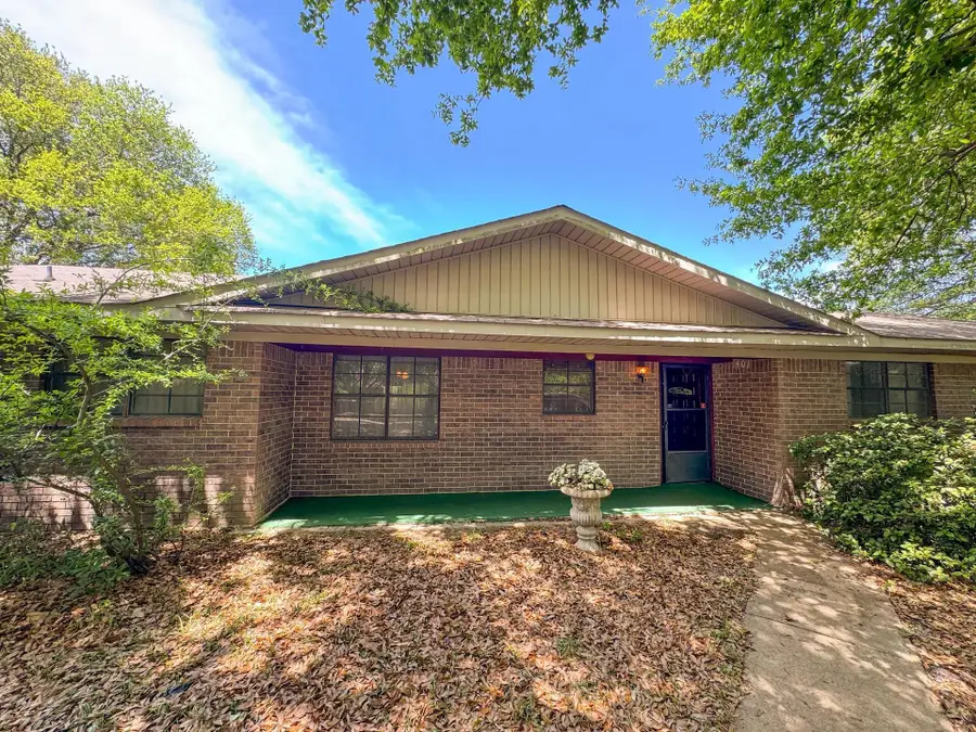 401 E Broad Street, Linden, TX 75563 - #2