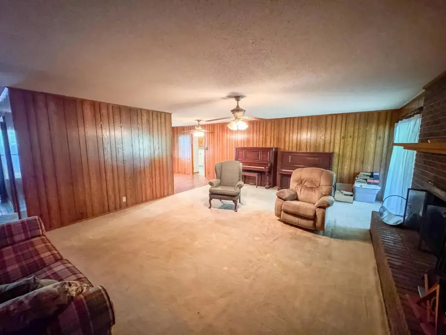 401 E Broad Street, Linden, TX 75563 - #3