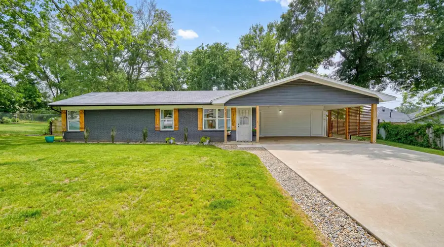 202 W Church St., White Oak, TX 75693 - #2