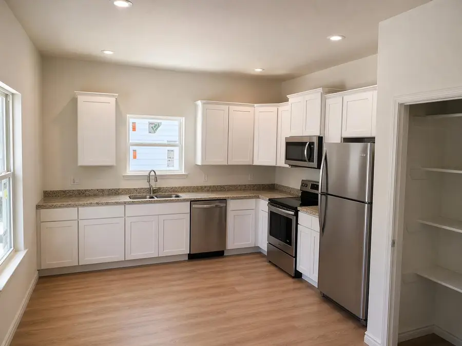 213 Jeanette Ave, Gladewater, TX 75647 - #3