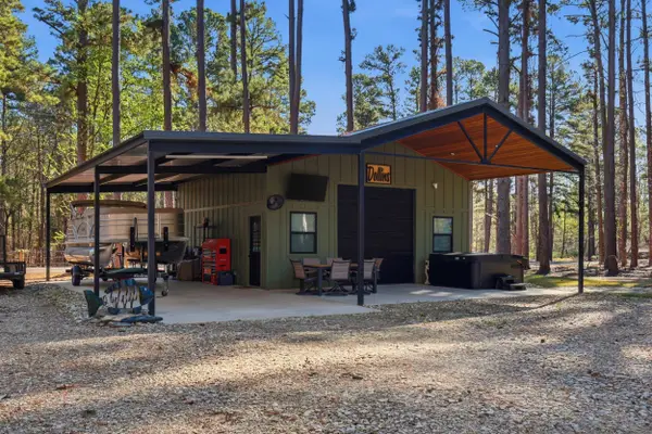 429 Wildwood Trl, Mount Vernon, TX 75457