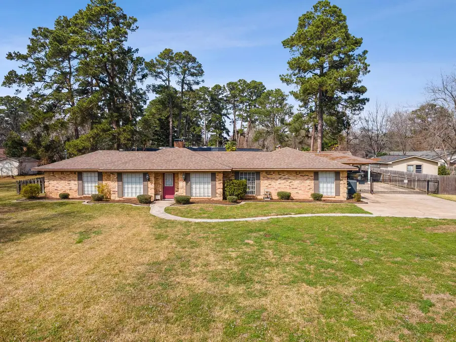 1302 W Sabine St., Carthage, TX 75633 - #2