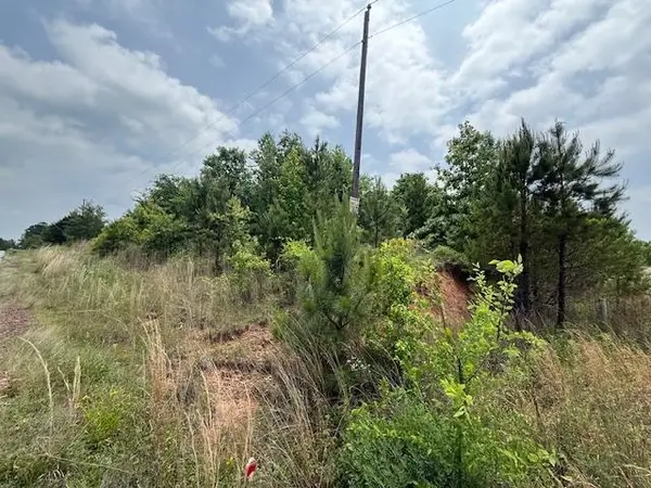16590 LANDONS WAY, Gladewater, TX 75647