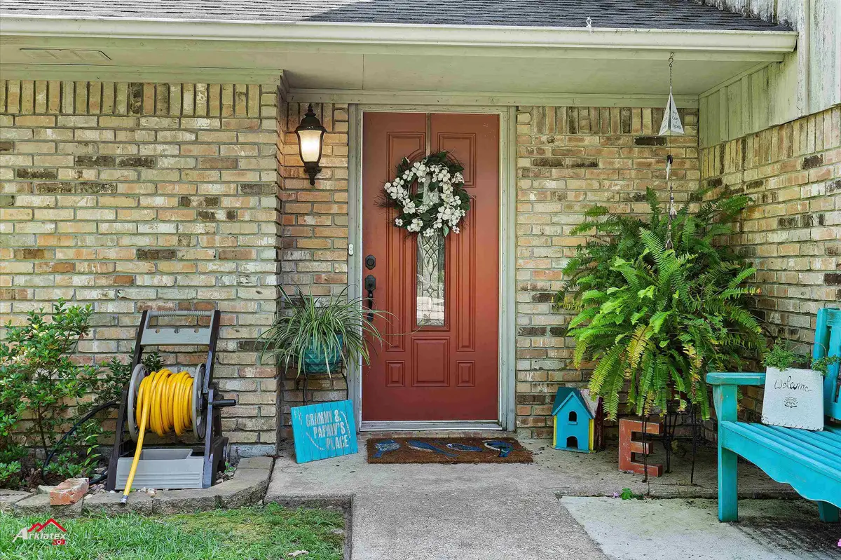 905 Moonbeam Ave., Center, TX 75935 - #1