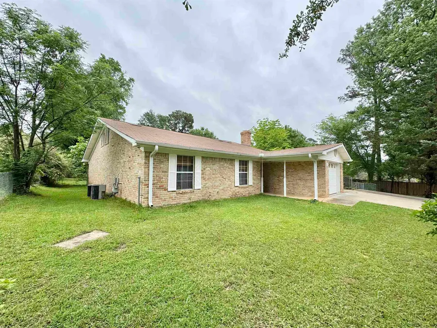307 Locklear Avenue, Longview, TX 75605 - #2