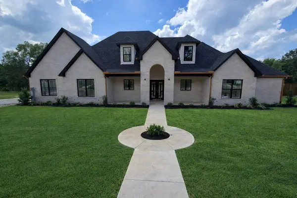 150 Waterfowl Ln., Longview, TX 75602