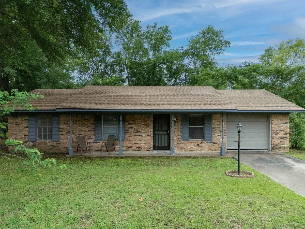 2813 Rampy St., Gladewater, TX 75647 - #1