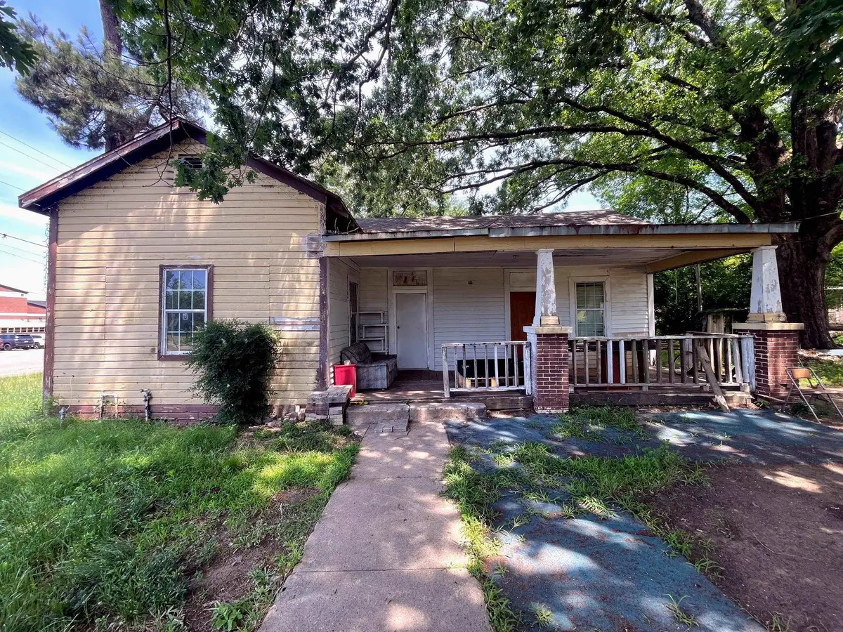 218 W Ash, Carthage, TX 75633 - #1