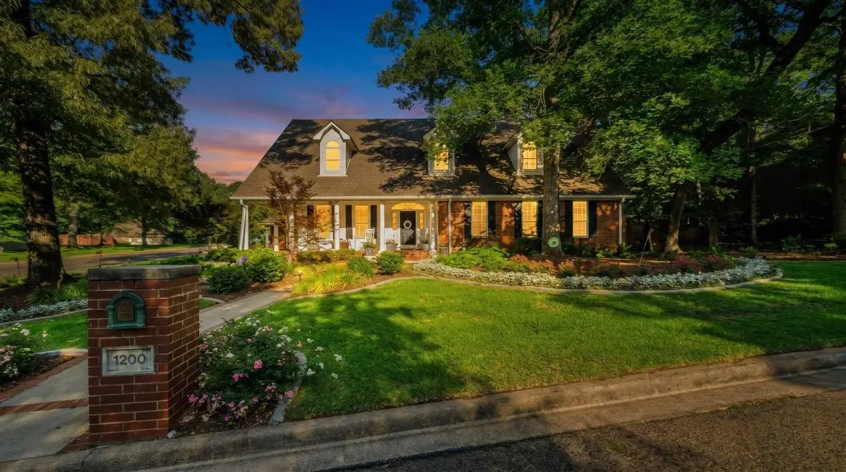 1200 Lesley Ln., Longview, TX 75604 - #1