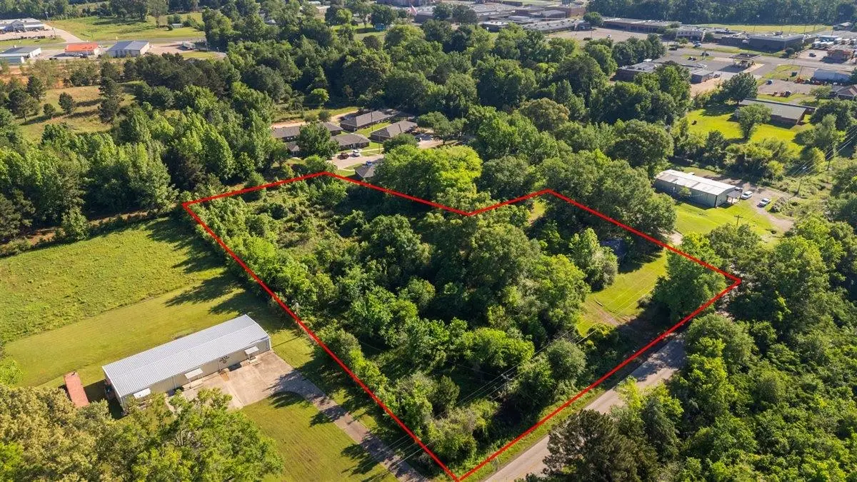 380 W Sterling Price St, Tatum, TX 75691 - #1