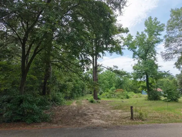 1075 Lee Island Road, Marshall, TX 75670