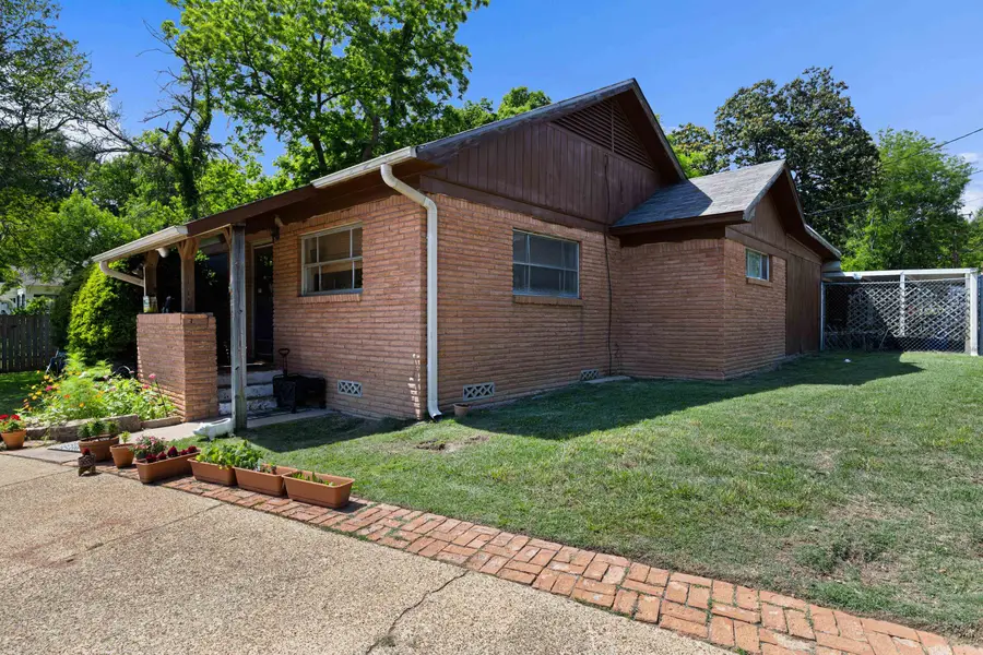 500 W Marshall Ave, Gladewater, TX 75647 - #3