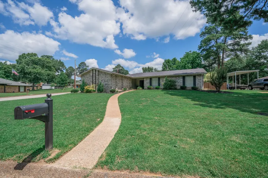 317 E Robinwood, White Oak, TX 75693 - #2
