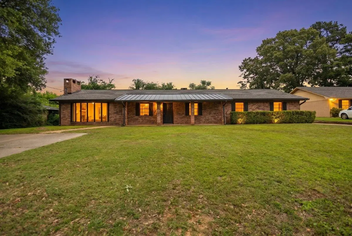 3007 Royal Dr., Kilgore, TX 75662 - #1