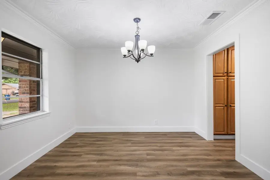 3007 Royal Dr., Kilgore, TX 75662 - #3