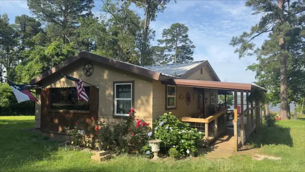 1332 Grainger, Lone Star, TX 75668