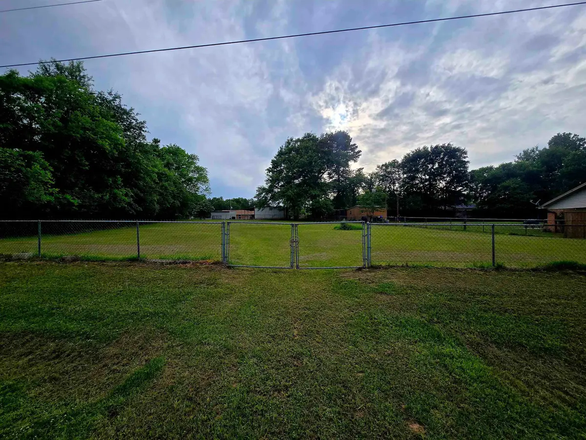 1109 Airline Dr, Marshall, TX 75672 - #1