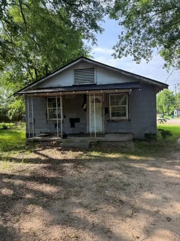 300 Maple, Henderson, TX 75654