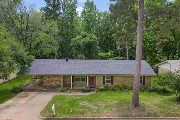 1513 Peterson Ln., Henderson, TX 75654