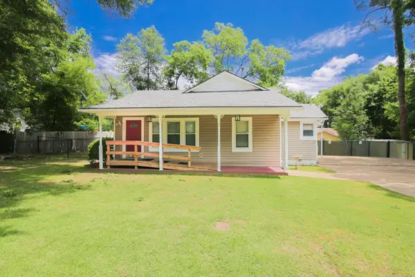 302 Woodlawn Dr, Longview, TX 75604